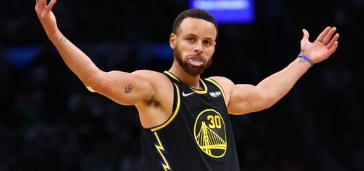 Curry brille avec 36 points dans une victoire cruciale des Warriors contre les Rockets