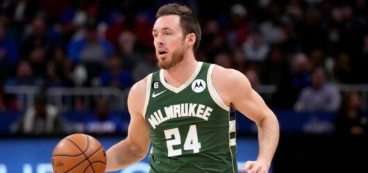 Pat Connaughton reste fidèle aux Bucks : Option de 9,4 millions de dollars activée pour 2025-26